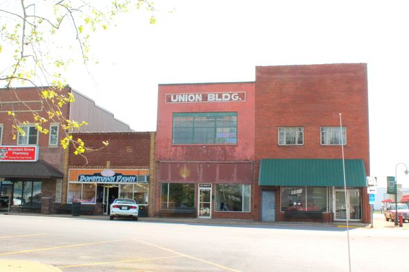 Union Building: 102 N Union St, Mountain Grove, MO 65711
